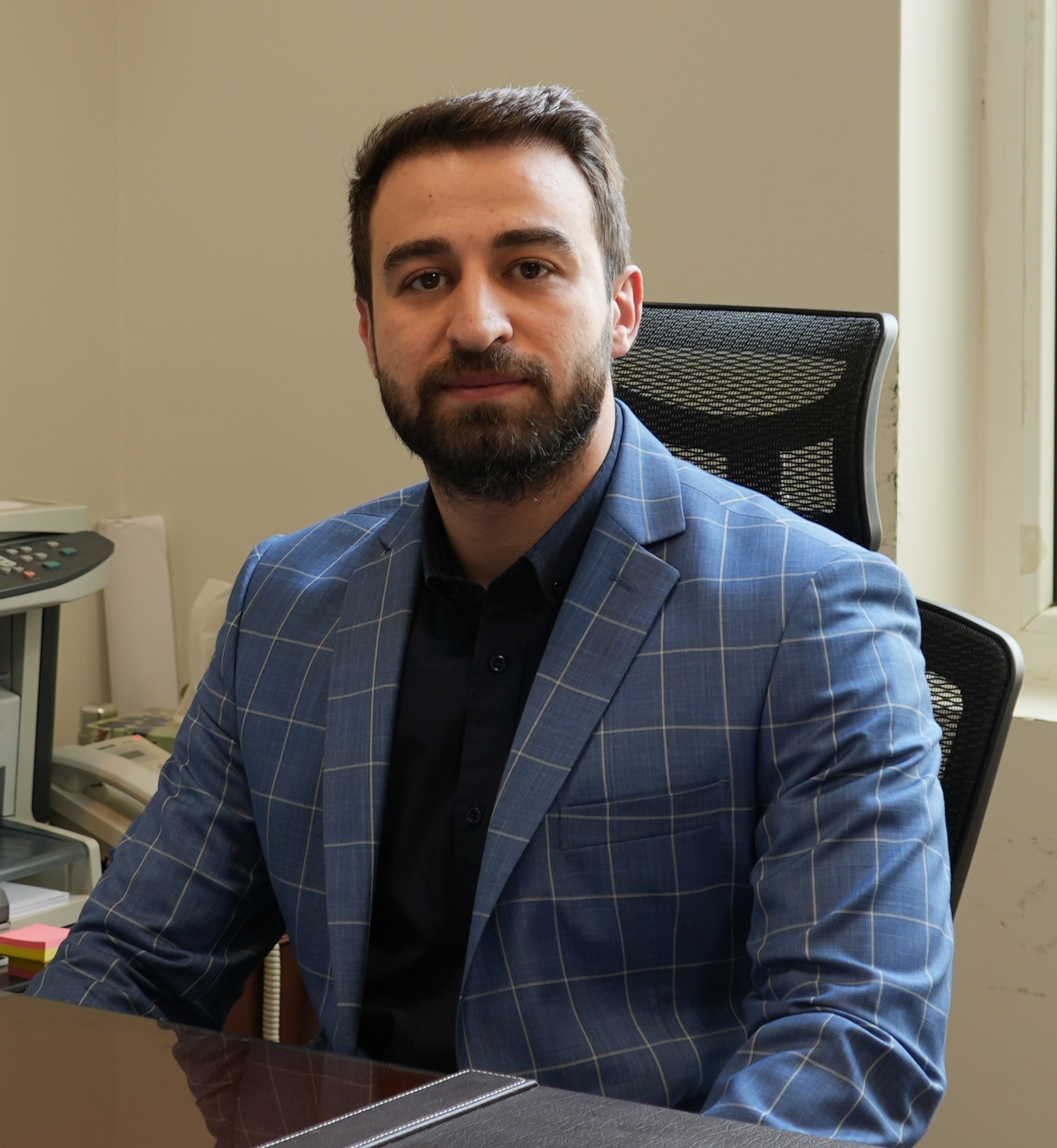 آقای-بهزادی