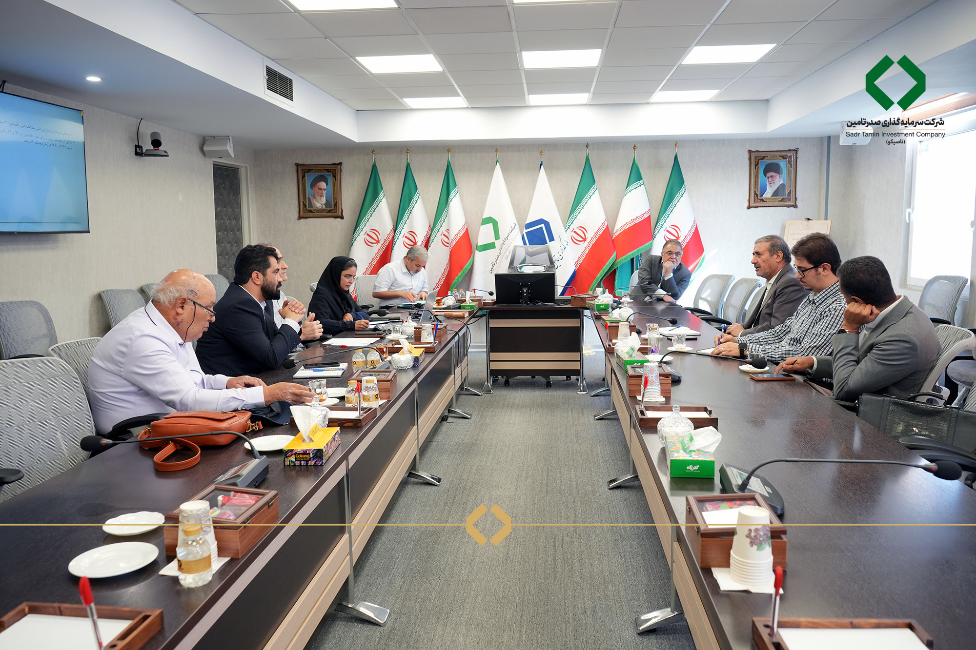 نشست تاصیکو با خبرگان طلا